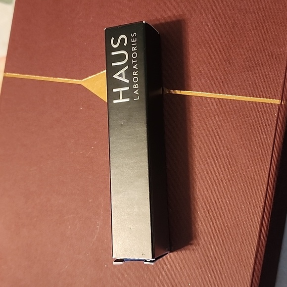 Haus Laboratories: Rye - Picture 4 of 5